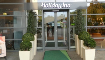 Holiday Inn Winchester Entrance