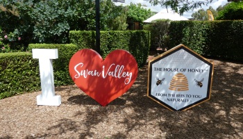 Swan Valley House of Honey Sign
